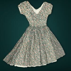 Vintage 1950s Floral Cotton Day Dress – Full Skirt, Short Sleeve – Size Small